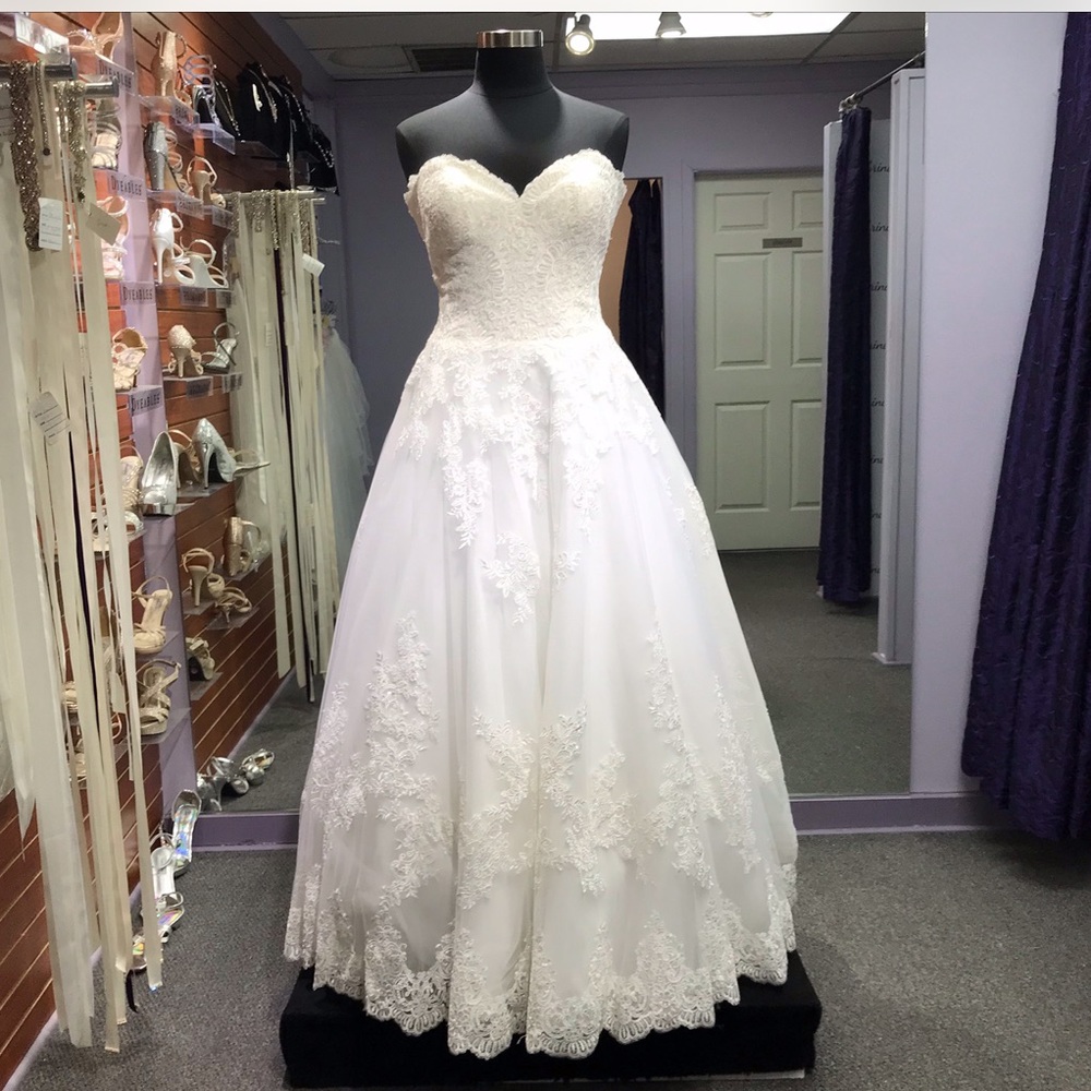 Allure - Style 2959 - Size 18 - Ivory